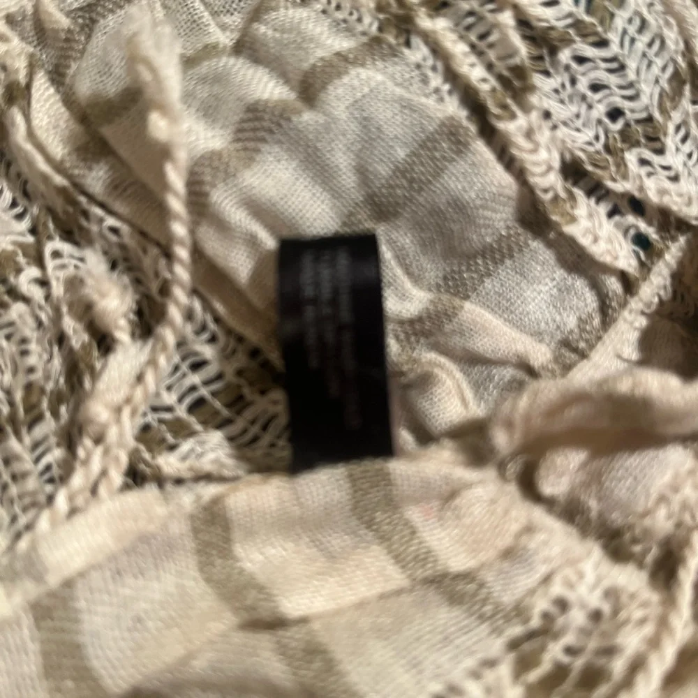 *FREE‎ with bundle! Set Cream Textured Scarf w taupe stripes & olive color.